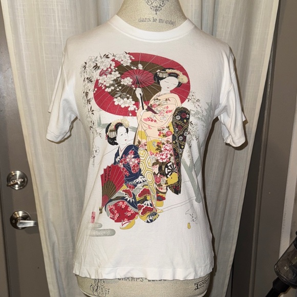 Women's White red black Graphic Asian theme artsy shortsleeve Tee Medium shirt - Picture 2 of 7